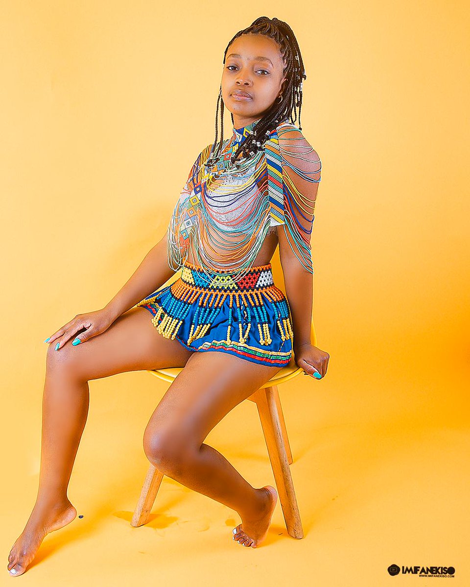 ThabetheKuhle's tweet photo. Kuyinyanga yamasiko ngyaziqhenya ngokuba umzulu🤗 ngu Mangethe, Gema, Madliwa, Sosibo, Mshingila, Ncobeni, Mthunzi wokuphumula abakhathele👏😃 guys please vote for me ur support will be highly appreciated  https://t.co/7ArGBWLJ1n ngyabonga 🤗 https://t.co/rq6XXj6r8D