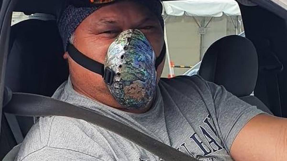 nzherald's tweet photo. Kiwi as bro! Hawke's Bay man's genius DIY face mask goes viral https://t.co/Q3fKMiwIBh https://t.co/RbfYbUEuqn