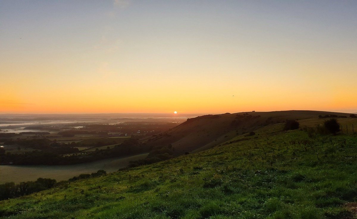Hello September 👋

Here's to a month of reasonably-timed sunrises, misty valley mornings and still enough sunlight to make the most of the evenings. 

📷 Louise Duncton 
📍 Ditchling Beacon 

#SouthDowns #September