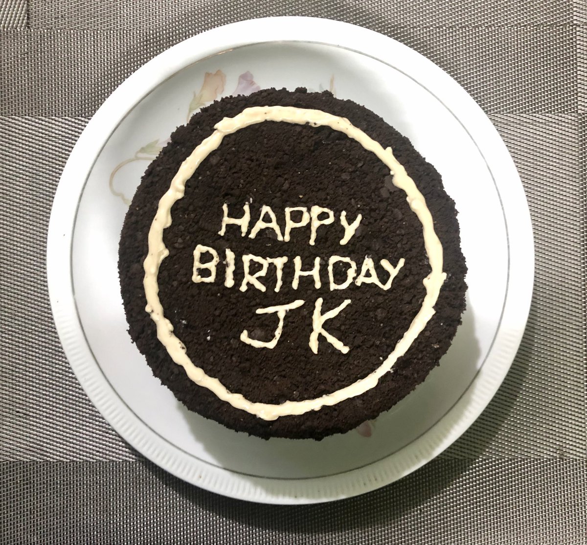 baebykook97's tweet photo. It’s my first time to bake a cake all for the love for our birthday boy, Happy Birthday Jungkook ILY!!! 🥳🎂💜 

@bts_twt
@BTSARMYKITCHEN
#HappyBirthdayJungkook
#HAPPYJKDAY
#JKHBD_COOKING
#CakeforJK https://t.co/uWElkp7N2U