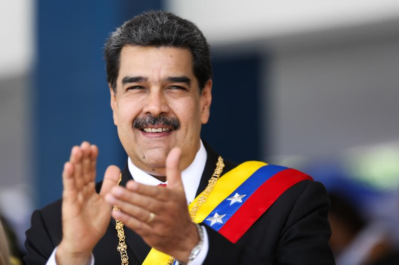 venanalysis's tweet photo. This is not a drill and this is not a joke. Guaidó said, we quote, "I challenge Maduro to leave power and I'll abandon the interim govt." There you go, ladies and gents. Guaidó challenges Maduro to leave his meaningful, elected office, and in exchange he'll leave his made-up post https://t.co/dk6TbtzGSW