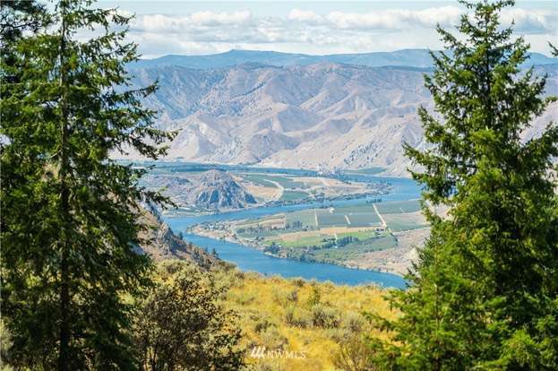 HomesteadwView's tweet image. Homestead with a view is officially for sale. redfin.com/WA/Orondo/105-…