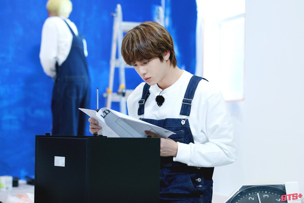 Run bts episodes. Suga bts 2022 run. Bts run эпизоды. Run bts 2022.