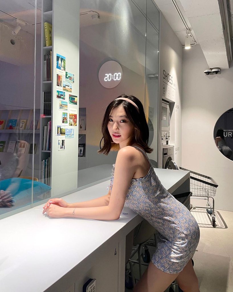 5ecretnation's tweet photo. [Instagram] #💕💙💕 #alreadyseptember #여름빠빠이 👋🏻

@5ecretNumber #시크릿넘버
#Secret_Number #JINNY #진희 https://t.co/mhQ9C2Xptt