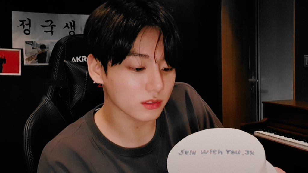 finding_yoongi's tweet photo. #HappyBirthdayJungkook 🐰🌟🍰🎂 #JungkookBirthday #전정국생일 https://t.co/pdd6EkS49F