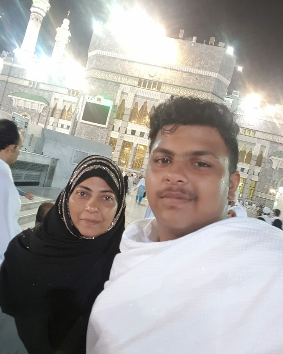 SairaSattani's tweet photo. Allahmdullah                                        Don't just thank Allah when everythings going right.                  Thank him even when things are challenged 💯❤️
#memories #love #GoodMorningTwitterWorld https://t.co/JUL3KbcQsG