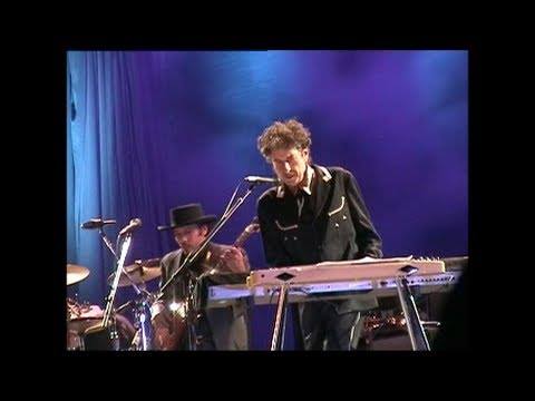 1st September 2002 - Bob Dylan performs at the Buttermilk Mountain, Janus Jazz Festival, Aspen, Colorado on the final date of his US and Canada summer tour. For more info click facebook.com/BobDylanOnthis…
