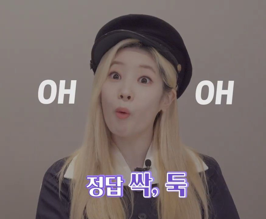 ilovecrackhead's tweet photo. DM my way to your heart

A #saida one shot wherein dahyun ask an insta model sana to dm her https://t.co/4xzumTtl07