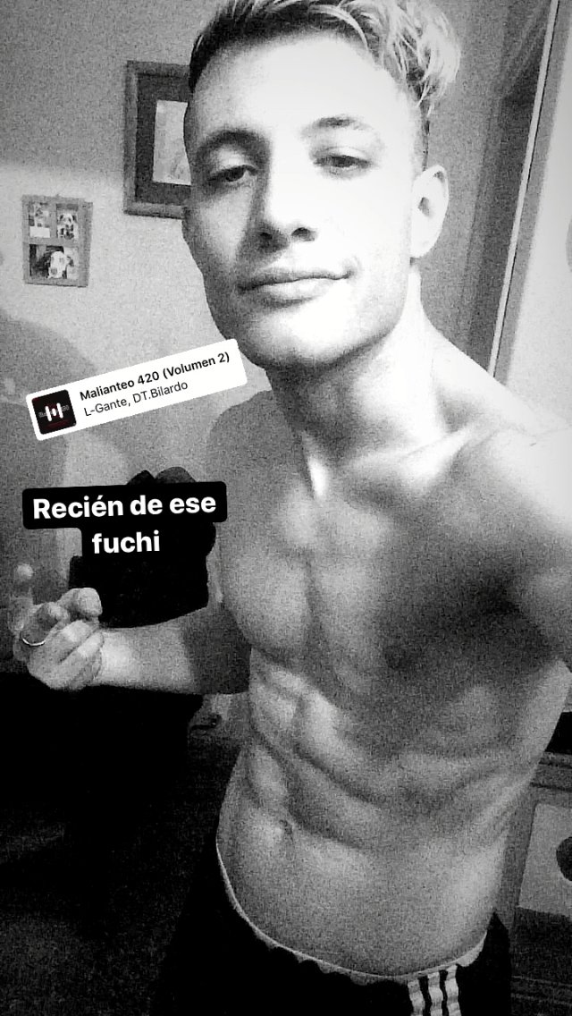 Recién de ese fútbol furioso con los pibes ?ahora relax chill 420.

AGREGUENME lindo bebes y rt ???
