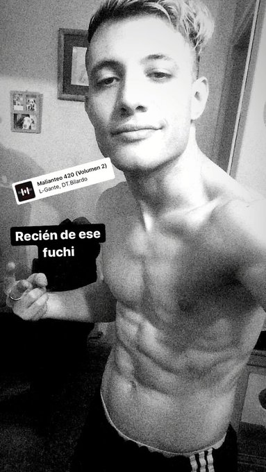 Recién de ese fútbol furioso con los pibes ?ahora relax chill 420.

AGREGUENME lindo bebes y rt ???
