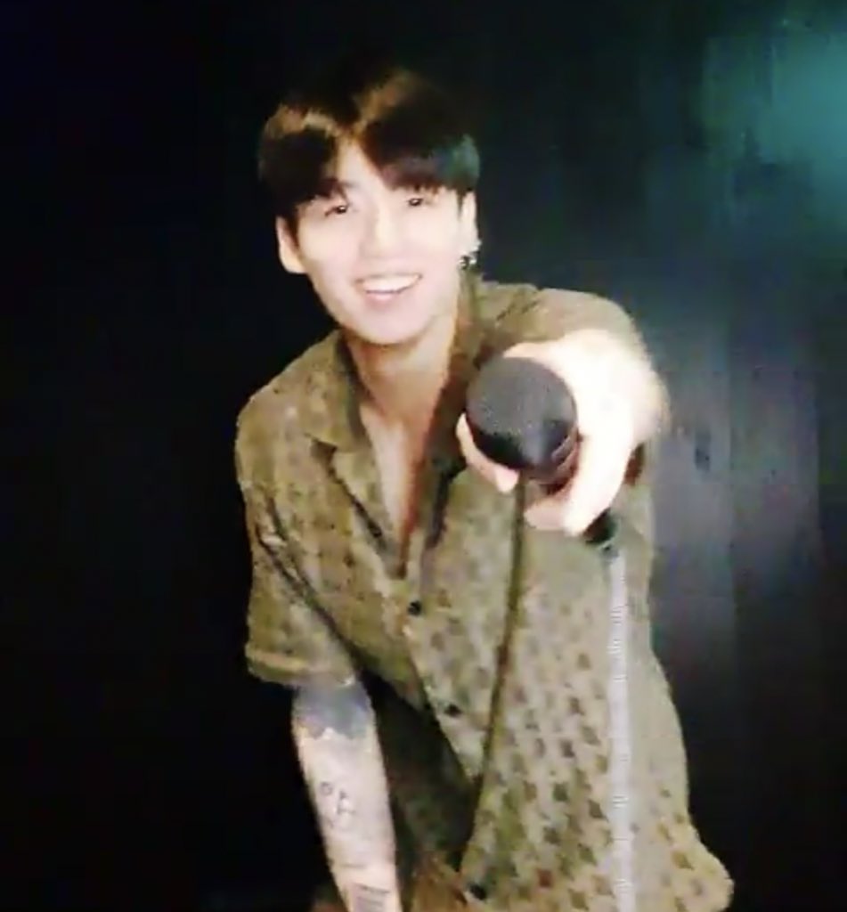 NJeonssmile's tweet image. Happy Birthday to my singer forever 💜✨

@BTS_twt
#HappyBirthdayJungkook 
#OurGiftJungkook 
#JungkookDay