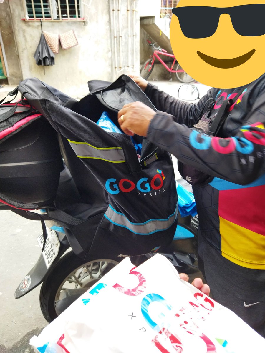 kxphxx's tweet photo. #KXPH_Proofs
4 parcels picked up today~ omg sa wakas pwede na magsleep huhu. Pack ulit ako tom tapos book ulit ako in another day~ https://t.co/RDy0Fmuzzk