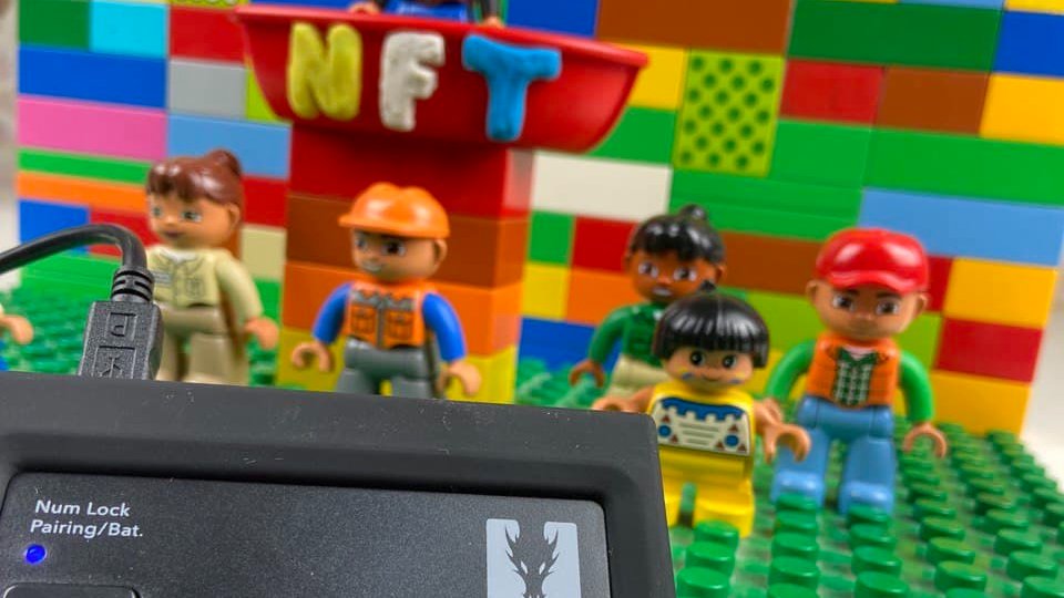 PShchepetnov's tweet image. Actors on the set. Ready, camera, action 🎬📽️

#NFTCommunity #dragonframe #Backstage #BTS  #hicetnunc2000 #NFTartist #LEGO #OBJKT #nftart #cleannft #xtz #tezos #NFTdrop #NFTStopMotion #stopmotion #cryptoart