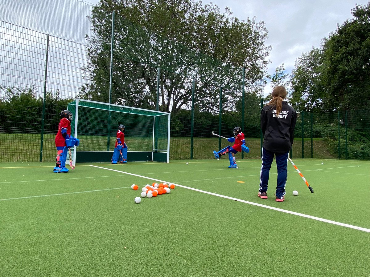 BorlaseHockey's tweet photo. It was great to meet a number of the new Year 7 @Borlase students yesterday.
Lots of energy and hard work - the perfect start to their @BorlaseHockey careers!
Looking forward to working with the boys today.
#followthingsworthy https://t.co/kIay4hjoWC