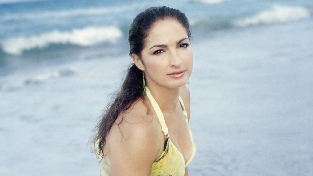 Happy Birthday to Gloria Estefan.
(September 1, 1957). 