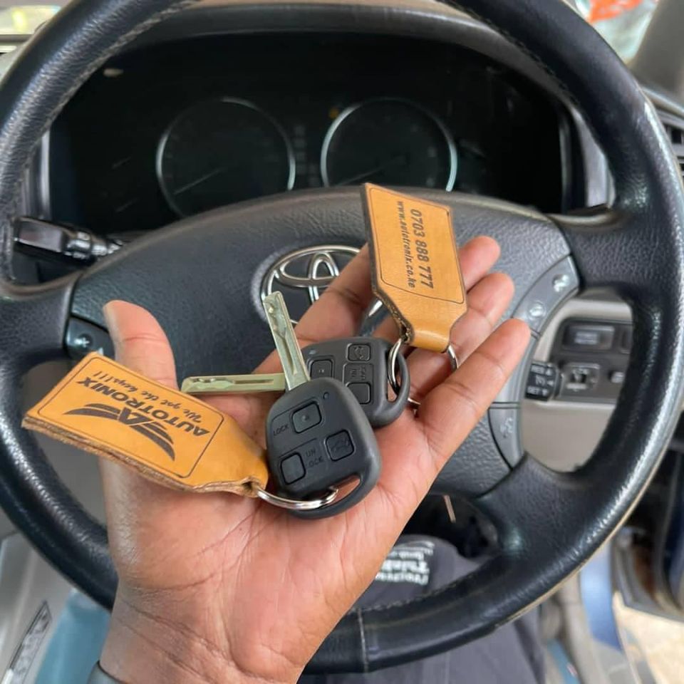 autotronixpesh's tweet image. 😲Lost your car key?
😬Locked out of your car?
🙂Need a duplicate key for your car?
Call us on +254 703 888 777 
#wegotthekeys
#Edgar_Obare
#jalango 
#Willypaul
#RutoWashWashCartel 
 #MwashumbeNaShugaboy 
 #RutoIsWashWash