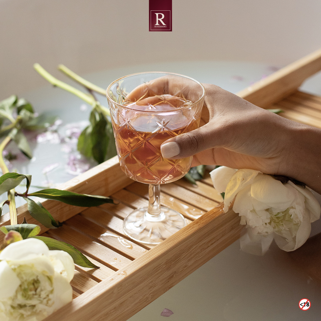 Roodeberg_Wine's tweet photo. It’s Spring! 😍🌸
We’re officially heading out of the cooler months and into the sunshine. If you’re as excited about warmer evenings paired with our Roodeberg blends, give us one of these 🍷!
#RoodebergWine
#RoodebergSpring https://t.co/y4lyppe7QW