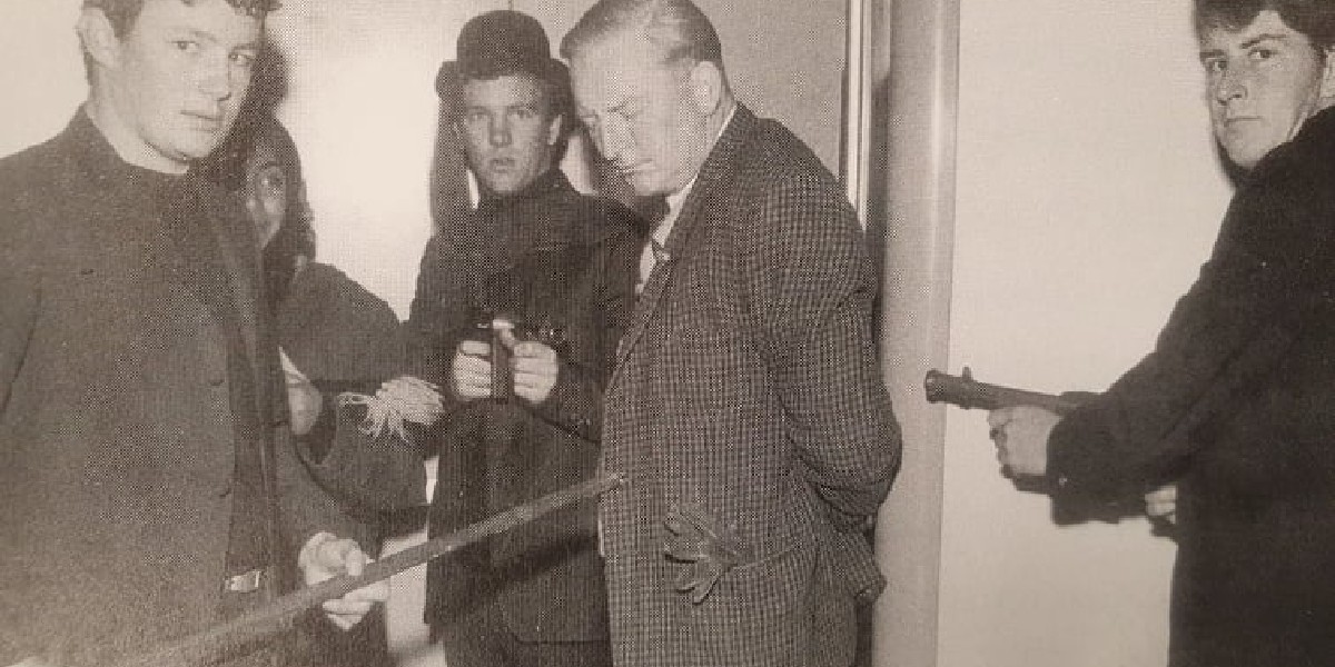 waikato's tweet photo. The aim of 'Rag Week' in 1967 was to raise money for a #hallsofresidence fund. 💰 Did you know that one event was a mock kidnapping of Chancellor (and Mayor of Hamilton), Dennis Rogers?
#wuthrowback #throwbackwaikatowednesday #wustudentvillage #ragweek #waikatouni #waikato https://t.co/HXdfusXfrN
