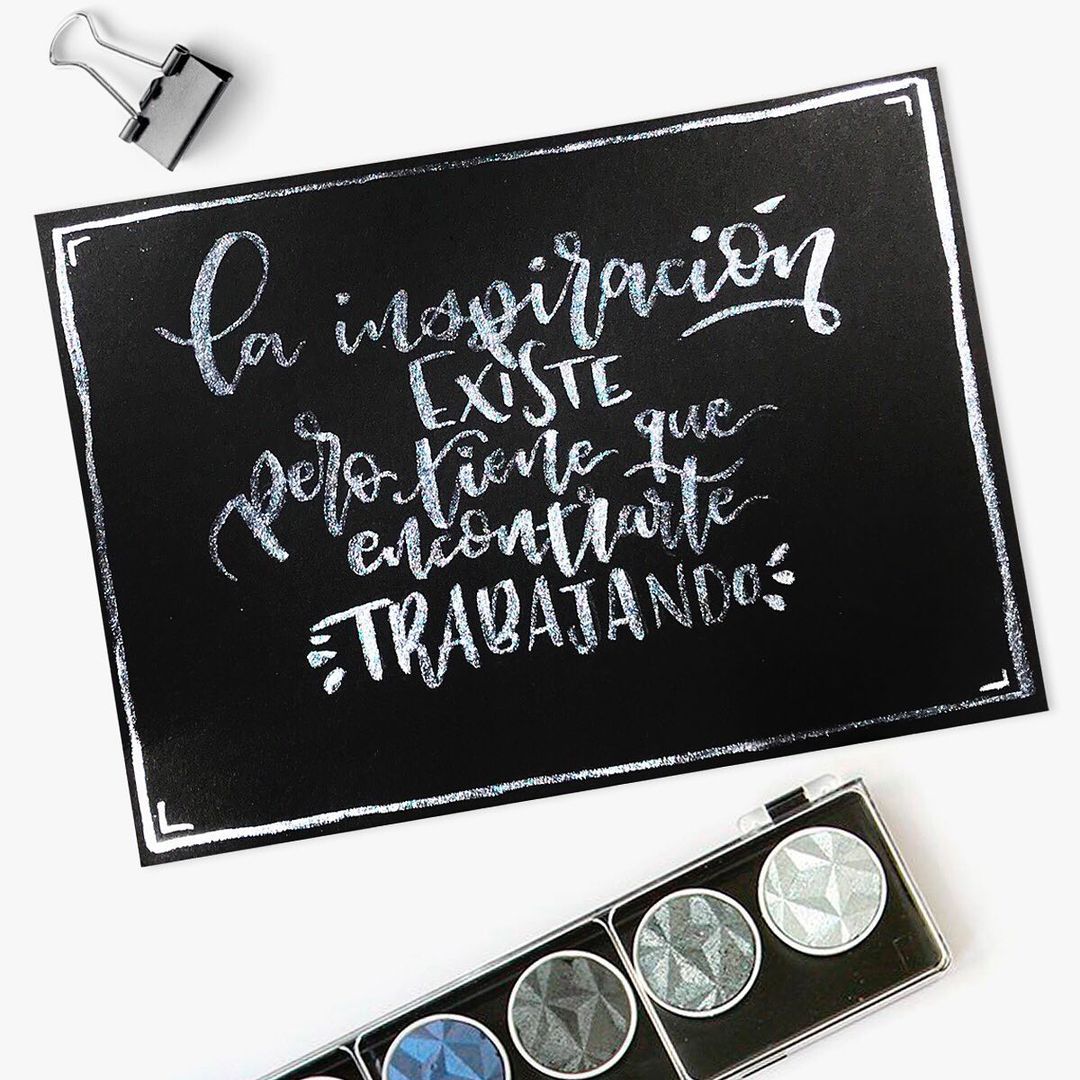 🌟BIENVENIDO SEPTIEMBRE 🌟 A veces nos gustas porque sabemos que  traes cosas buenas, a veces te odiamos porque significas volver al trabajo... aunque siempre nos consuela que trabajando pueden pasar miles de cosas bonitas, es cuando te llega la INSPIRACIÓN

#septiembre#lettering