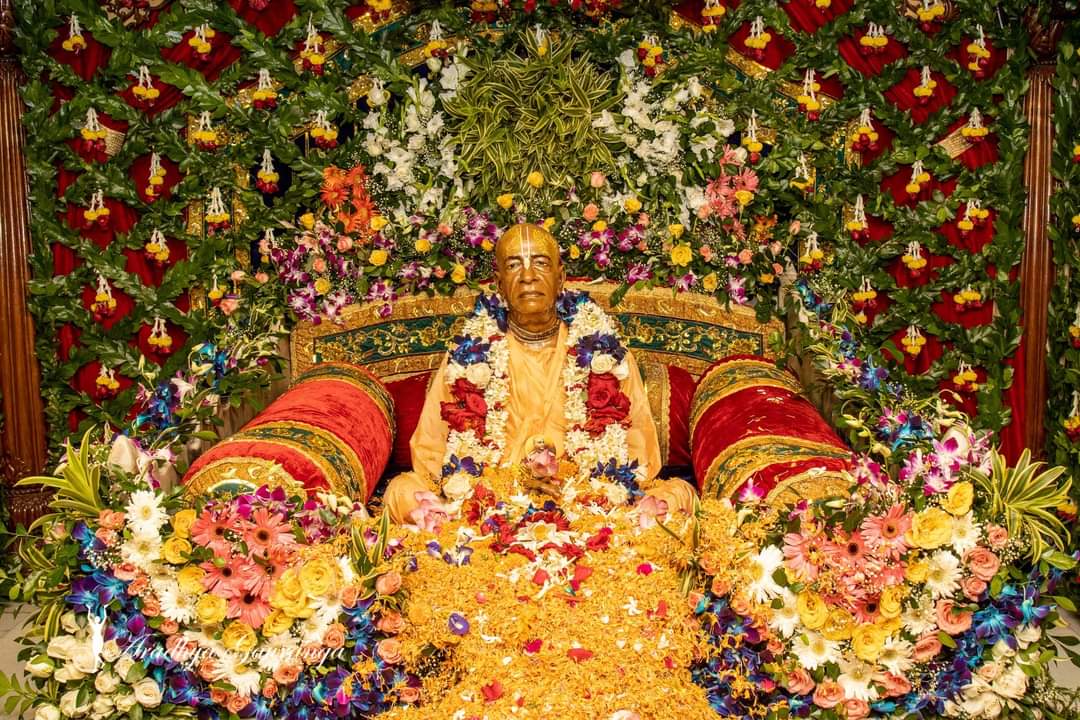 There is no question of darkness where there is light and Krishna Consciousness is the light that dispels the darkness of material sense enjoyment. 
- Srila Prabhupada 
#prabhupada125