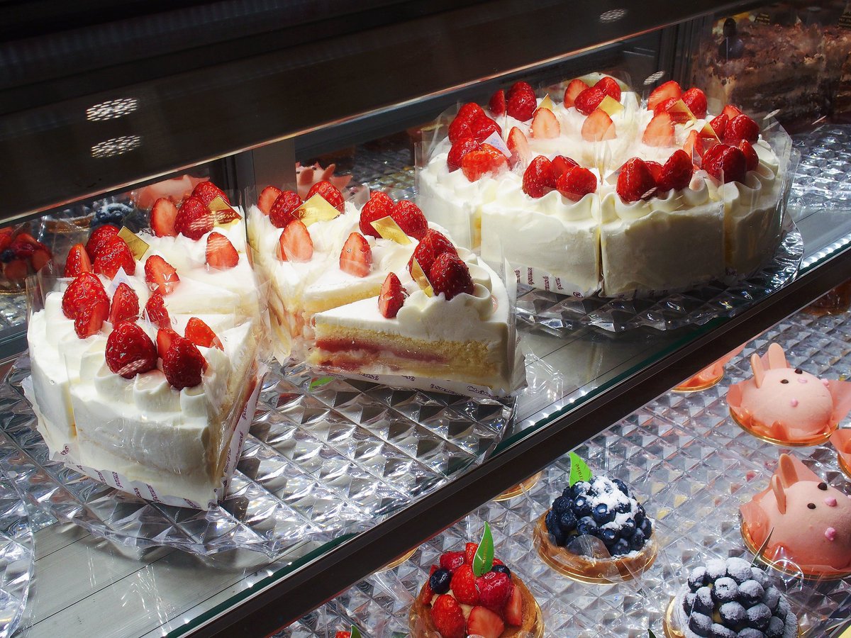 GINGUN ชอบกินขนมฮับ 🥺 tweet media