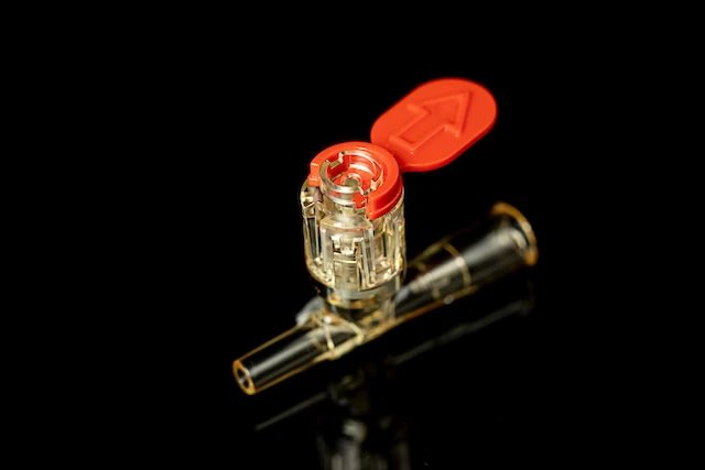 ClassMedicalLtd's tweet image. We’re delighted @w_mahmalji has become the 1st UK Urologist to adopt the #TUCSafetyValve prioritizing #PatientSafety &amp;amp; reducing inadvertent balloon injury as part of routine #UrethralCatheterisation #ProtectingPatients #ProtectingHCPs for more info Classmedical.ie