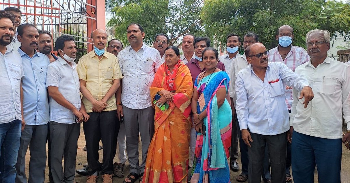 b_mattimadu's tweet image. ಕಲಬುರಗಿ ಮಹಾನಗರ ಪಾಲಿಕೆ ಚುನಾವಣೆ ನಿಮಿತ್ತ ವಾರ್ಡ್ 31 ರ ಬಿಜೆಪಿ ಅಭ್ಯರ್ಥಿ ಶ್ರೀಮತಿ ಶಾಂತಾಬಾಯಿ ಹಲ್ಮಠ ಅವರ ಪರ ಪ್ರಚಾರ ನಡೆಸಲಾಯಿತು.

ಪಕ್ಷದ ಮುಖಂಡರು, ಕಾರ್ಯಕರ್ತರು ಹೆಚ್ಚಿನ ಸಂಖ್ಯೆಯಲ್ಲಿ ಭಾಗವಹಿಸಿದರು.
@blsanthosh @BSBommai