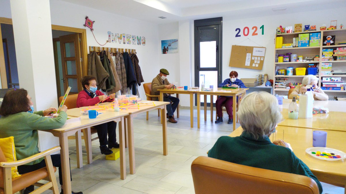 CDRSequillo's tweet photo. Damos la bienvenida a #Nuestr@s mayores del #ServicioDePromociónDeLaAutonomía del @CDRSequillo en #Castronuño, vuelven al aula a iniciar las actividades de atención terapéutica, de estimulación cognitiva,... Vuelven con mucho ánimo y dispuestas a seguir disfrutando.👵🧓👏👏 https://t.co/YAybHnqXXP