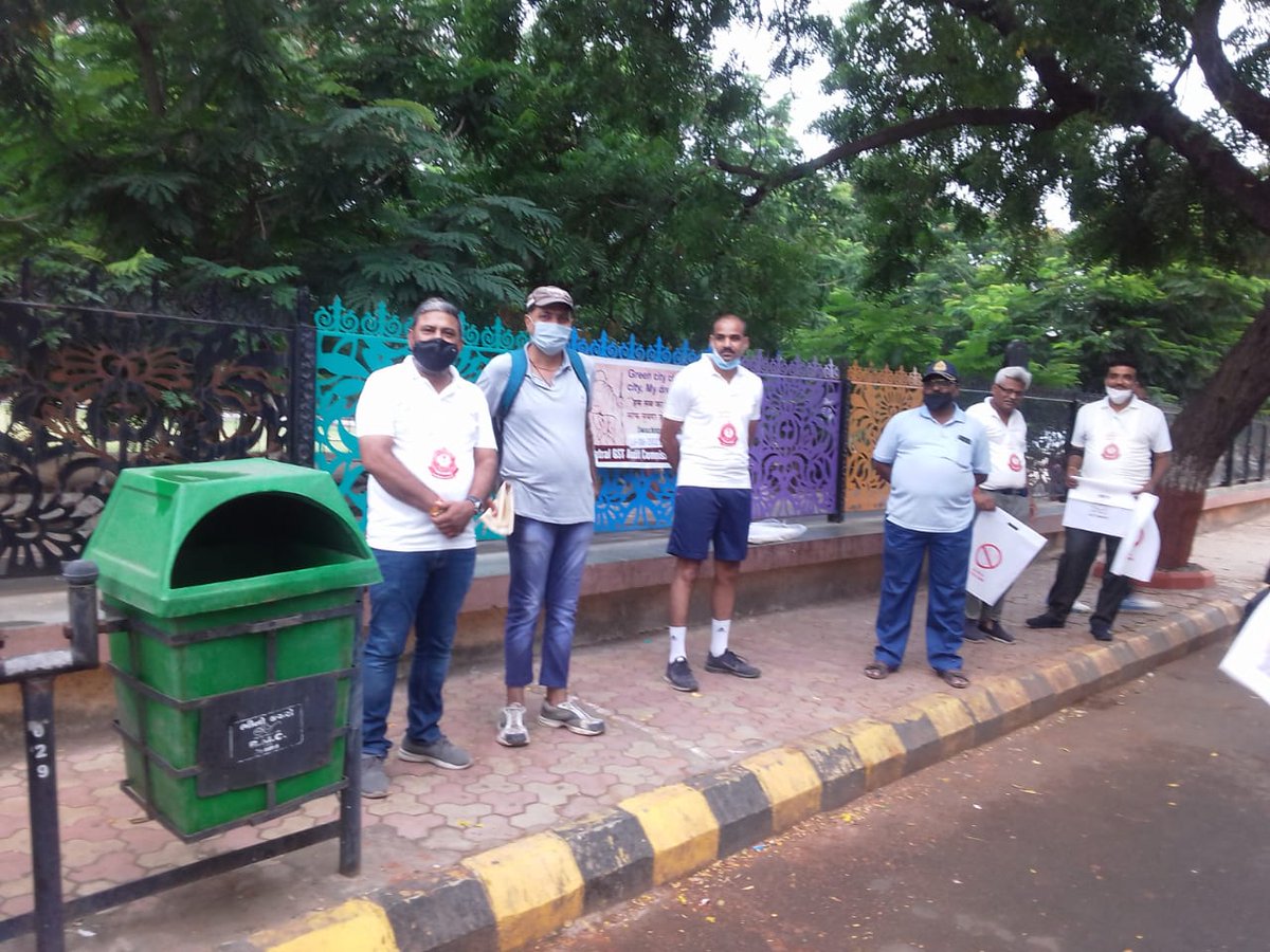 RajkotCgst's tweet photo. #saynotoplastic #ClothBagDistribution campaign 
31.08.2021 @ SwacchataPakhwada @ CGST Audit, Rajkot https://t.co/4BY654OISS