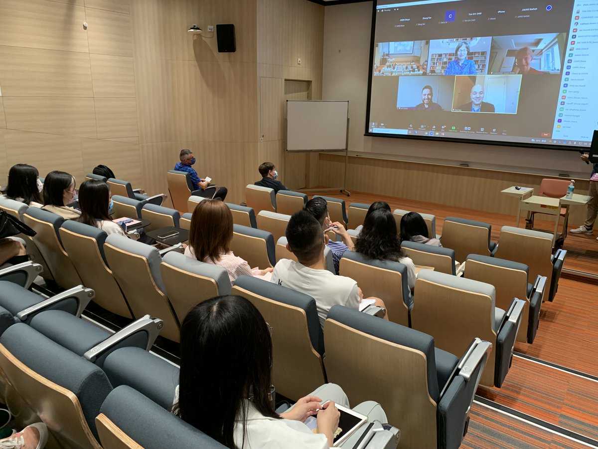 HKPolyUENGL's tweet photo. This week is the first week of our new academic year 2021/22. So glad that we met our new students at the #BA & #MA #orientation events last week! Welcome all students back to the #PolyU campus! #PolyUstudents https://t.co/CxeyWO9t2Q