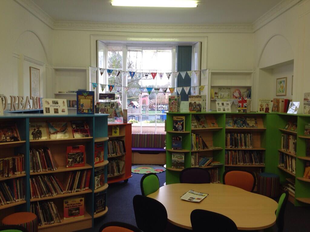 Alibrarylady's tweet image. Creating a Primary School Library

Top tips, advice and useful links to resources to get the most out of your school library this new school year: alibrarylady.blog/2019/01/27/cre… 

#lifechanginglibraries #Schoollibraries #tlchat