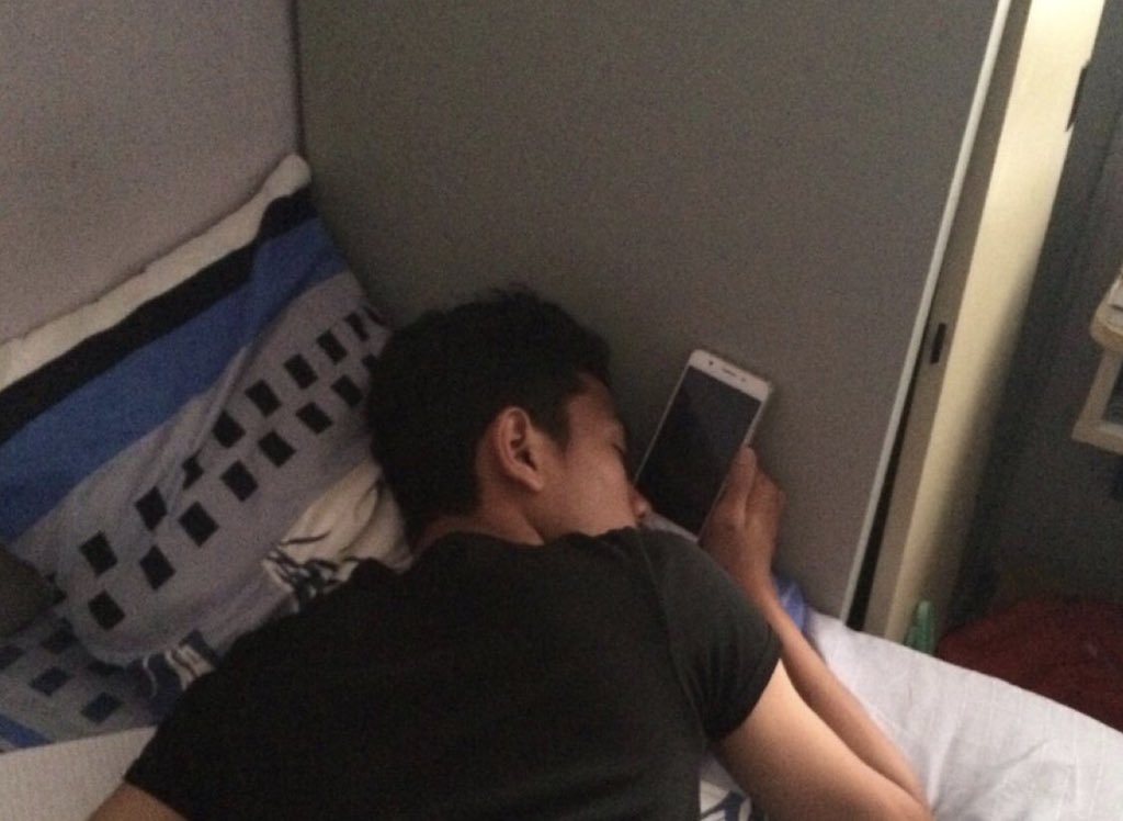 ."بیداری؟"
من: آره
من بعد از زدن ارسال: