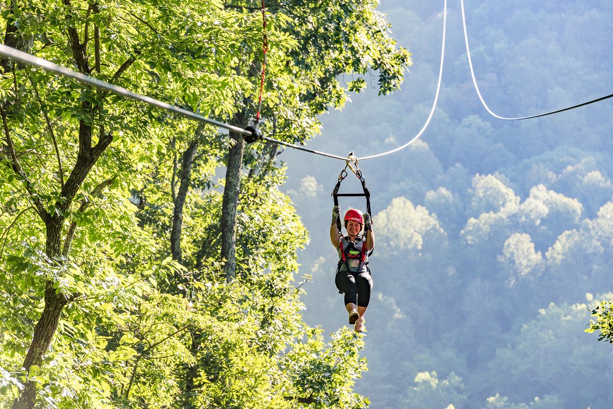 _connectsports's tweet photo. North Carolina does sports, and does them well. But let North Carolina Sports Association show you what they have in store for your after hours events. #makingmemories #feelathomeinnc #competenc #competenorthcarolina #ncsports @NCSportsAssoc #Sponsored https://t.co/Un9mWuHQUZ