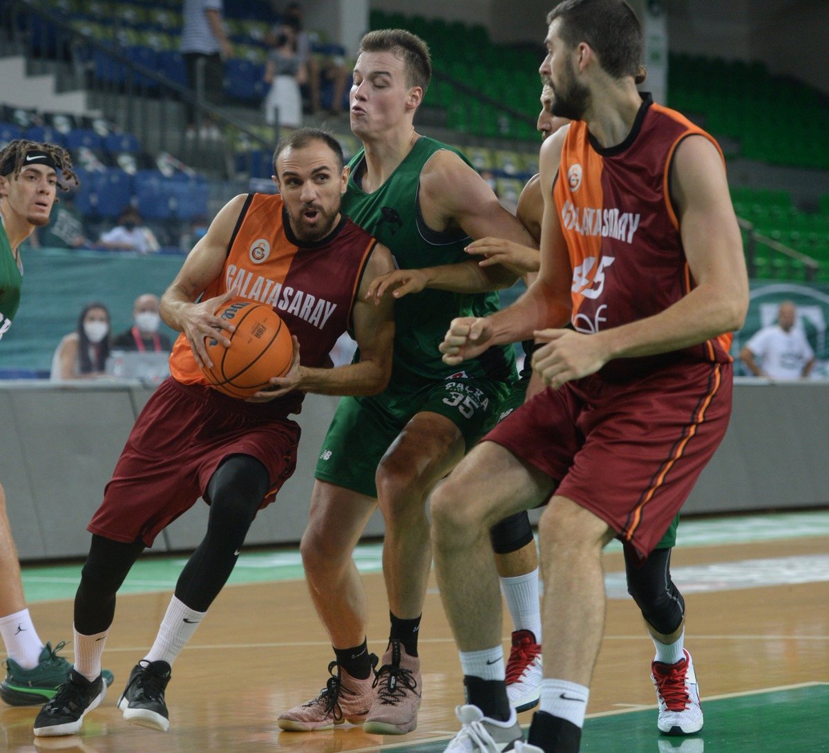 İlk çeyrek sonucu | Darüşşafaka 14 - 17 Galatasaray NEF

#GalatasarayNEF #HereComeTheLions 🟡🔴🦁