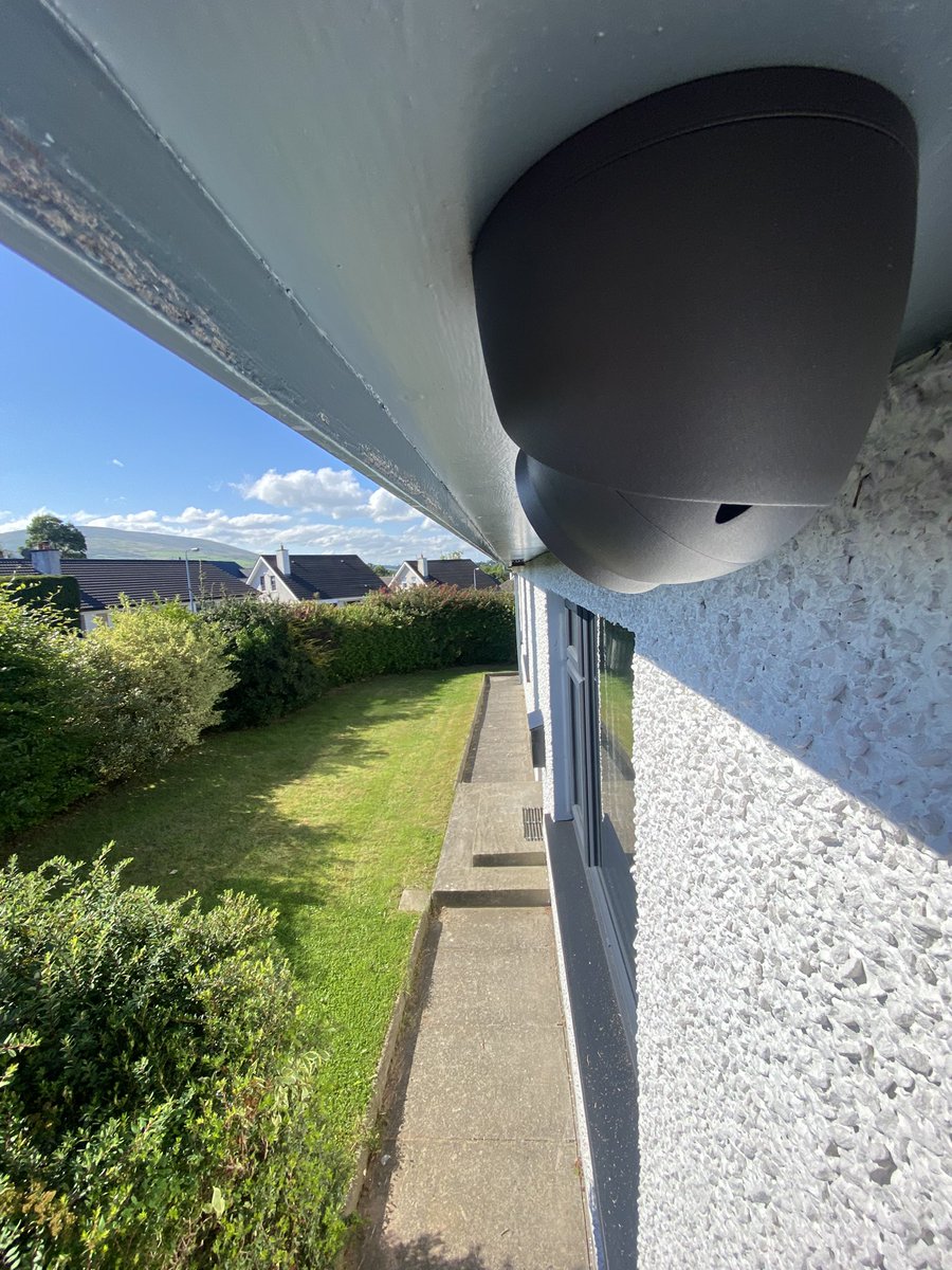 DetectSecurity's tweet photo. 3 Camera HDCCTV installation…..5 megapixel cameras with colour images at night….smart detection enabled on customers app to give notifications of movement 📱📳🎥 #installedwithdahua https://t.co/TEGKr6hUuh