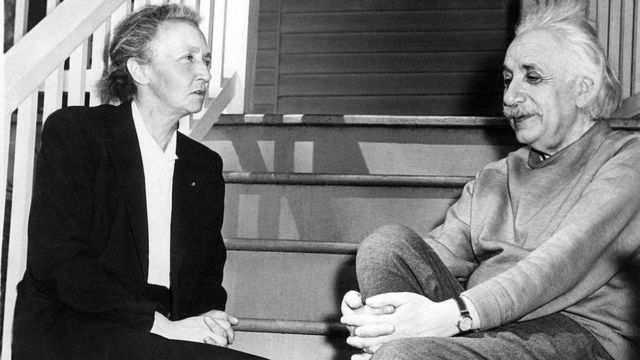 Caption This Edition: Marie Curie having a conversation with Albert Einstein. What do you think they were talking about? Leave your thoughts in the comments. 

#science #alberteinstein #mariecurie #captionthis