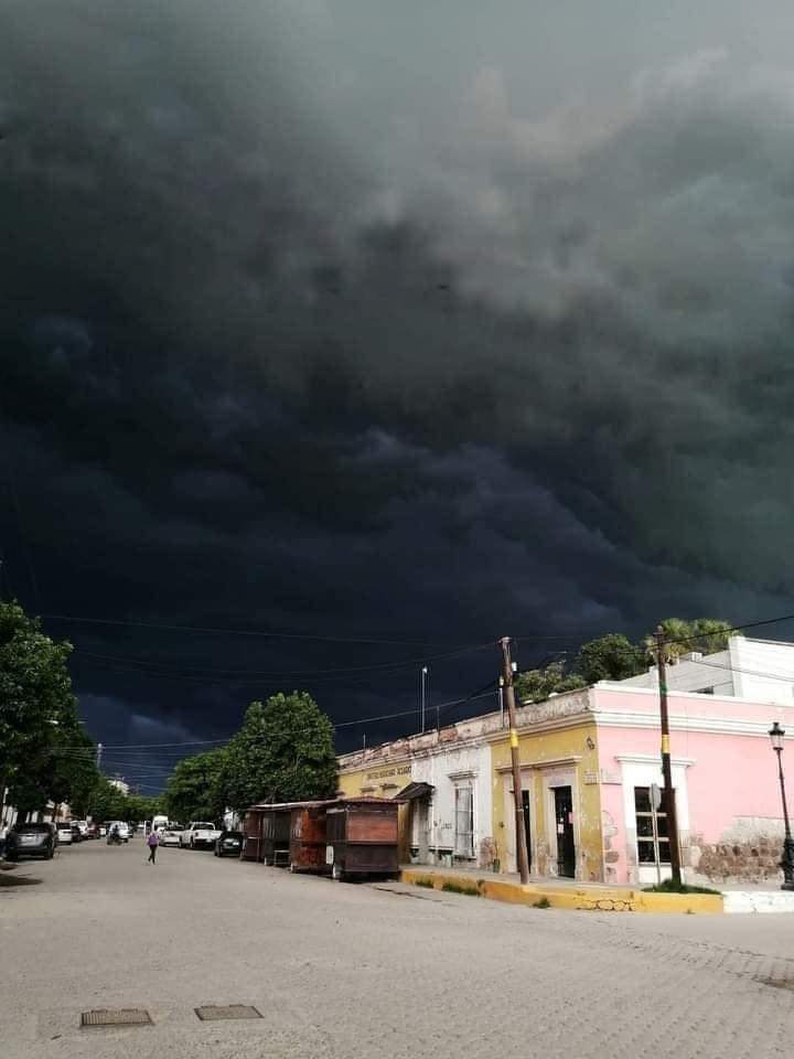 No sé si meter la ropa o arrepentirme de mis pecados.
