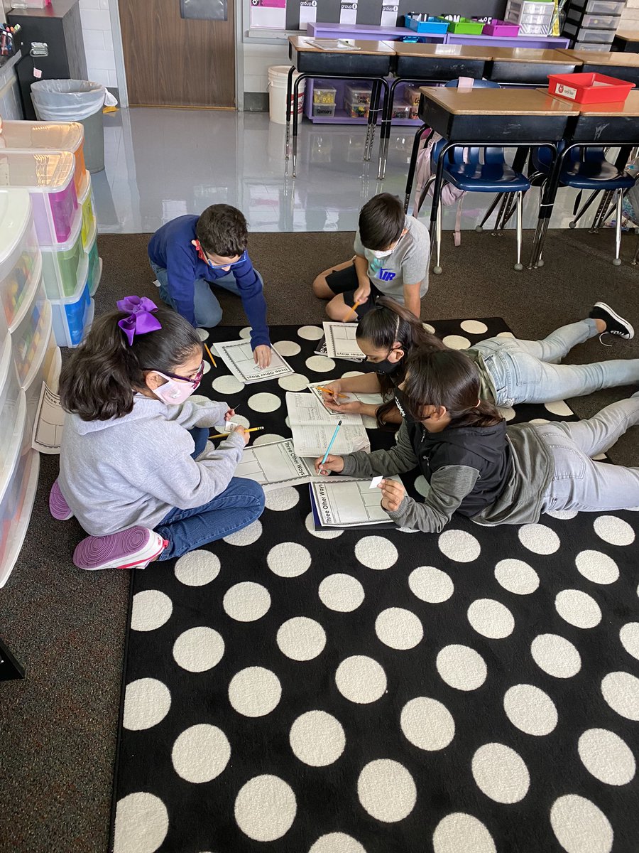 adrienmoore's tweet photo. Working together to review place value. Love seeing my kiddos work respectfully with each other. Their conversations were amazing! #PISDMathChat #FreemanES https://t.co/8LwCVJSNMJ