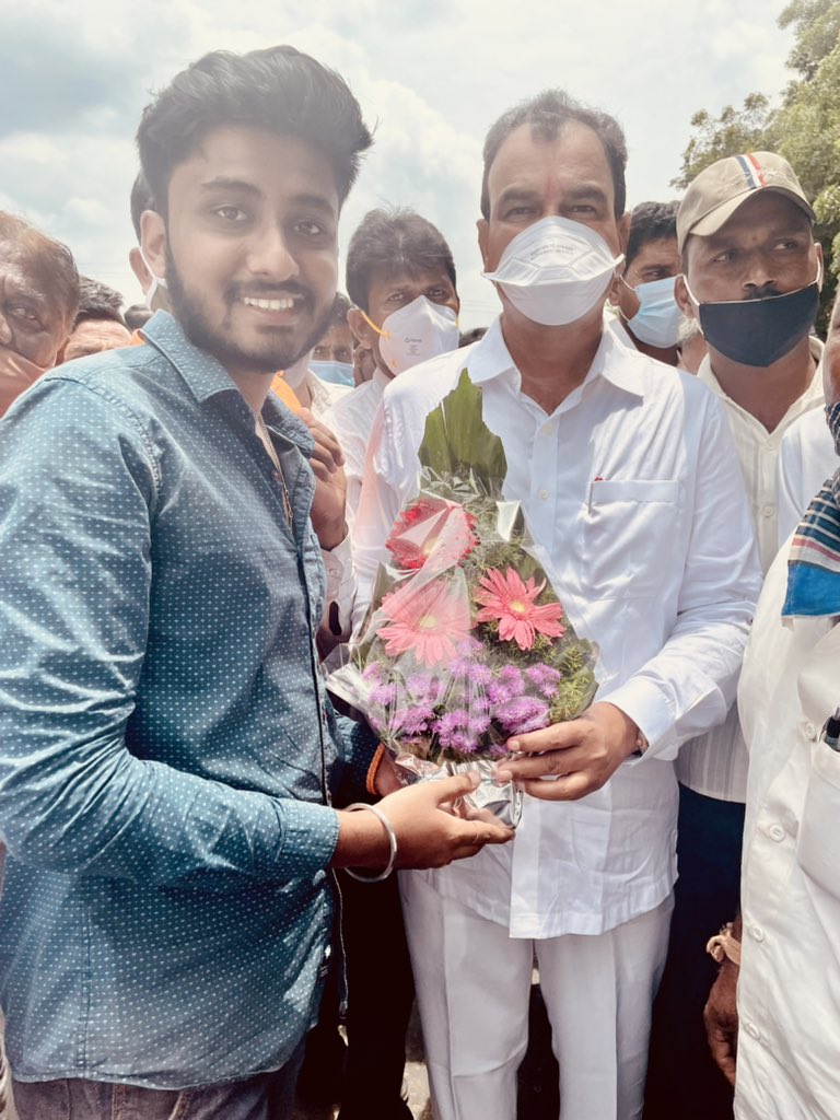 आज महाराष्ट्र राज्याचे मंत्री मा. दत्तात्रय (मामा) भरणे यांची तालूका इंदापूर येथे भेट घेतली .<a href="/bharanemamaNCP/">Dattatray Bharane</a> 
<a href="/mankar_sunny/">Sunny Mankar</a> <a href="/SunilGavhaneNcp/">Sunil Gavhane</a> <a href="/SandhyaSonawa10/">Sandhya Sonawane (संध्या शोभा उद्धव सोनवणे)</a> <a href="/NCPspeaks/">Nationalist Congress Party - Sharadchandra Pawar</a> @NscspeaksMh