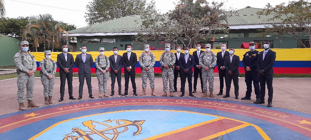 FNA_ArmadaCol's tweet photo. En el Barracón #Guaviare, el En el Barracón #Guaviare, el #BFIM32, licenció a nueve #InfantesDeMarina, quienes durante 18 meses de servicio a la patria cumplieron con honor su objetivo.
Deseamos éxitos profesionales a todos los Infantes en sus proyectos de vida. https://t.co/YDXHLbrkTx