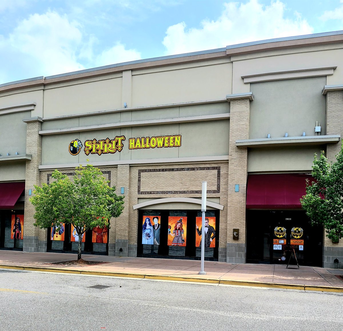 Spirit Halloween Augusta Mall is Now Open near Dick’s Sporting Goods. So much fun it’s scary! 👻