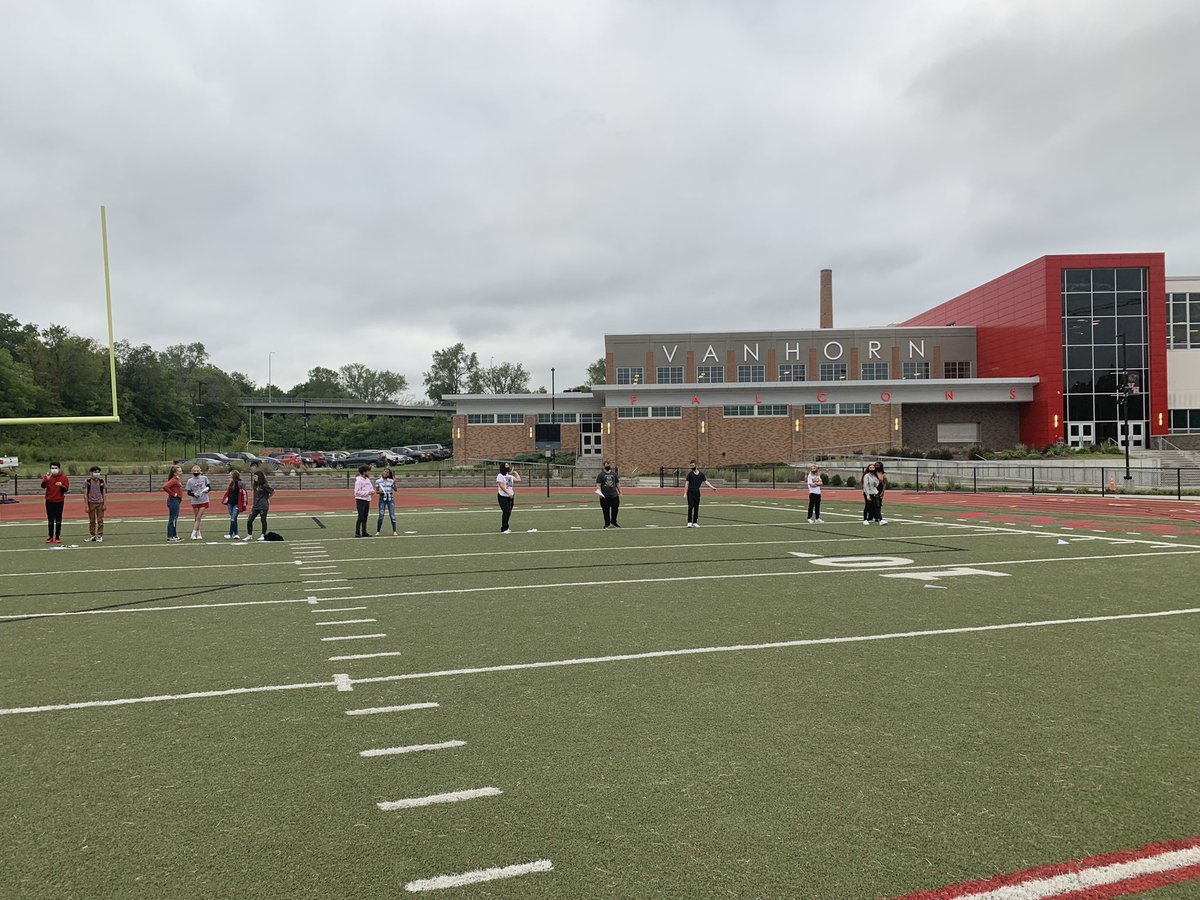 VHEngineers's tweet photo. IED getting outside for our Aerodynamic Distance Instant Challenge.
#VHFalcons
#PLTW
#MakeLearningFun
#ISDStrong https://t.co/Oe0VTuiLn3