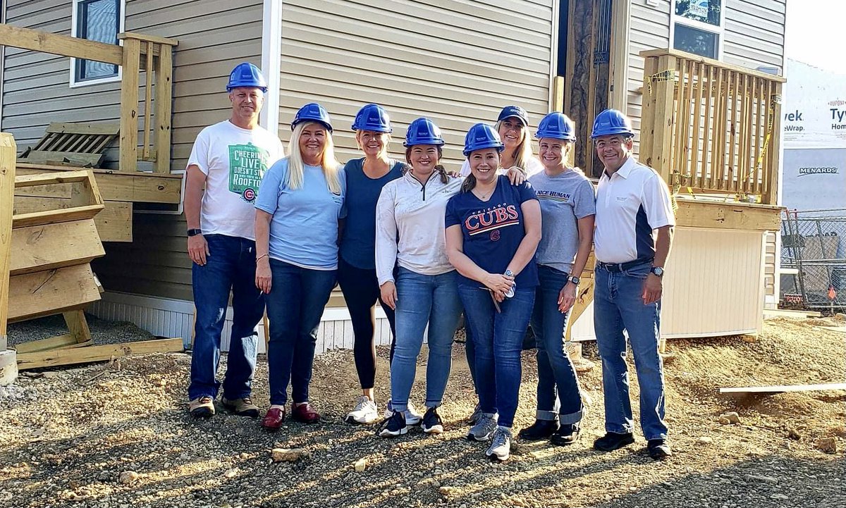 ChicagoHabitat's tweet photo. #ThankYou to the @Wintrust &amp; @WinMortgage employees #building in #Batavia with @FV_Habitat! 🏠🔨 #HabitatHero #WintrustWednesday

Habitat is committed to empowering families through homeownership &amp; Wintrust is committed to organizations &amp; efforts that improve our communities. 🙏 https://t.co/3weNgYDJYo