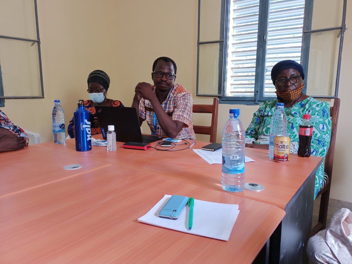 ThamDhet's tweet photo. La #REDUCTION de la #mortalitematernelleneonataleinfantile, ce pour quoi la mission conjointe #MSPSN, #SNU, #AFJT travaille depuis deux jours dans le #kanem. Ici avec les #jeunes et les #femmes. @UNICEFChad, @OmsTchad, @UNFPATCHAD, @AFJT @ffmuskoka https://t.co/ywiHeIOzX5