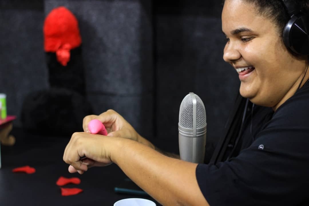 A gente trabalha, mas também se diverte!! Foi uma honra receber a @chamegboutiquesensual  
.
.
.
#blackoutpodcast #sex #sexcoach #relacionamentoesexualidade #podcast