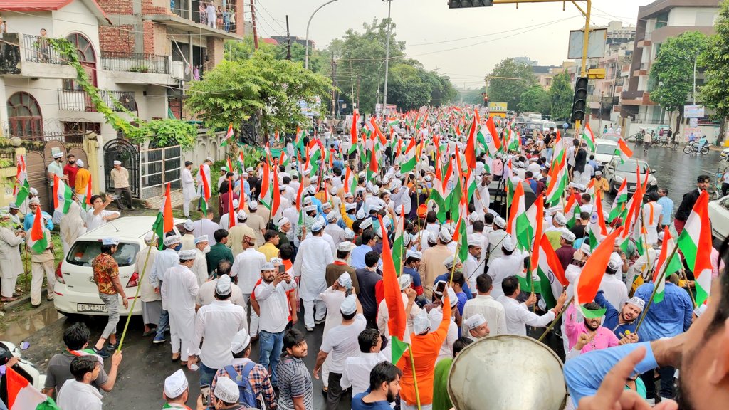 _AjitTyagi's tweet photo. नोएडा में @AAPUttarPradesh की विशाल तिरंगा यात्रा।
#तिरंगा_संकल्प_यात्रा https://t.co/rCtf32Ug64