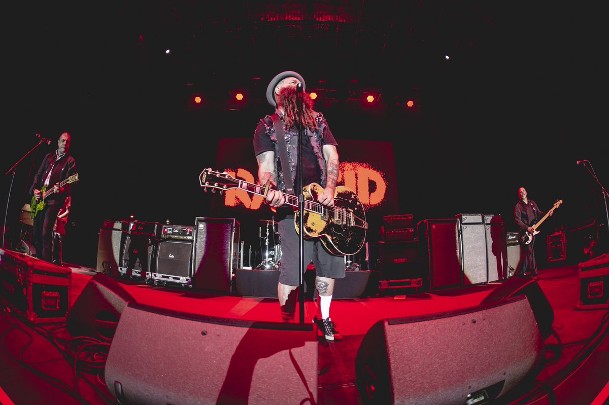 ! <a href="/DropkickMurphys/">Dropkick Murphys</a> &amp; <a href="/Rancid/">RANCID</a> last night was 🔥

📸 <a href="/JordanAphoto/">Jordan August</a>