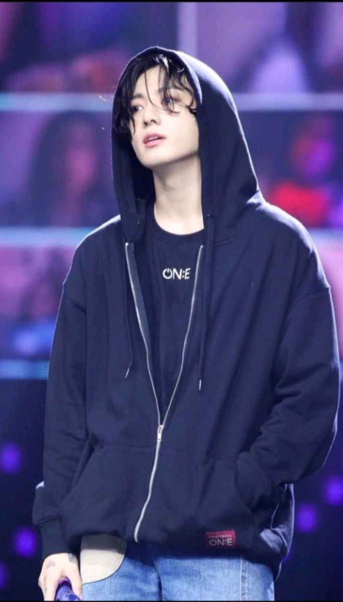 _Shint97's tweet photo. 1/9 Birthday Boy💜
#HappyBirthdayJungkook 
#HeartOfGoldJK 
#Armyindo https://t.co/Sw3HahUVXL