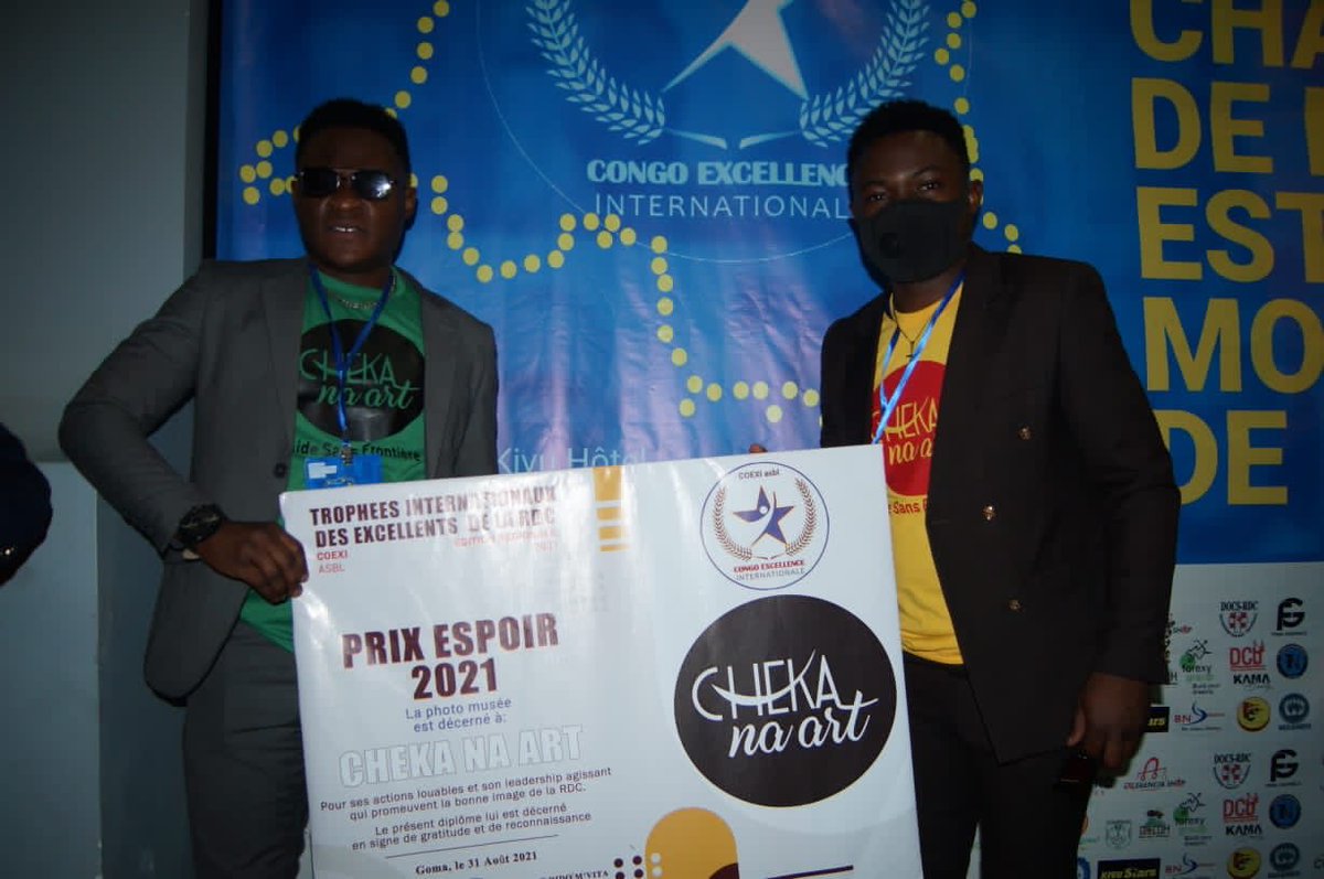 chekanaart's tweet photo. L’honneur nous échoit de recevoir ce trophée d’excellence décerné par @coexi En cette date du 31/08/2021.
Dans la grande salle de l’hôtel @capkivu
@chekanaart dit sincèrement merci à tous les clients potentiels et partenaires.
#PRIXD’ESPOIR https://t.co/6pRKsvZ44x