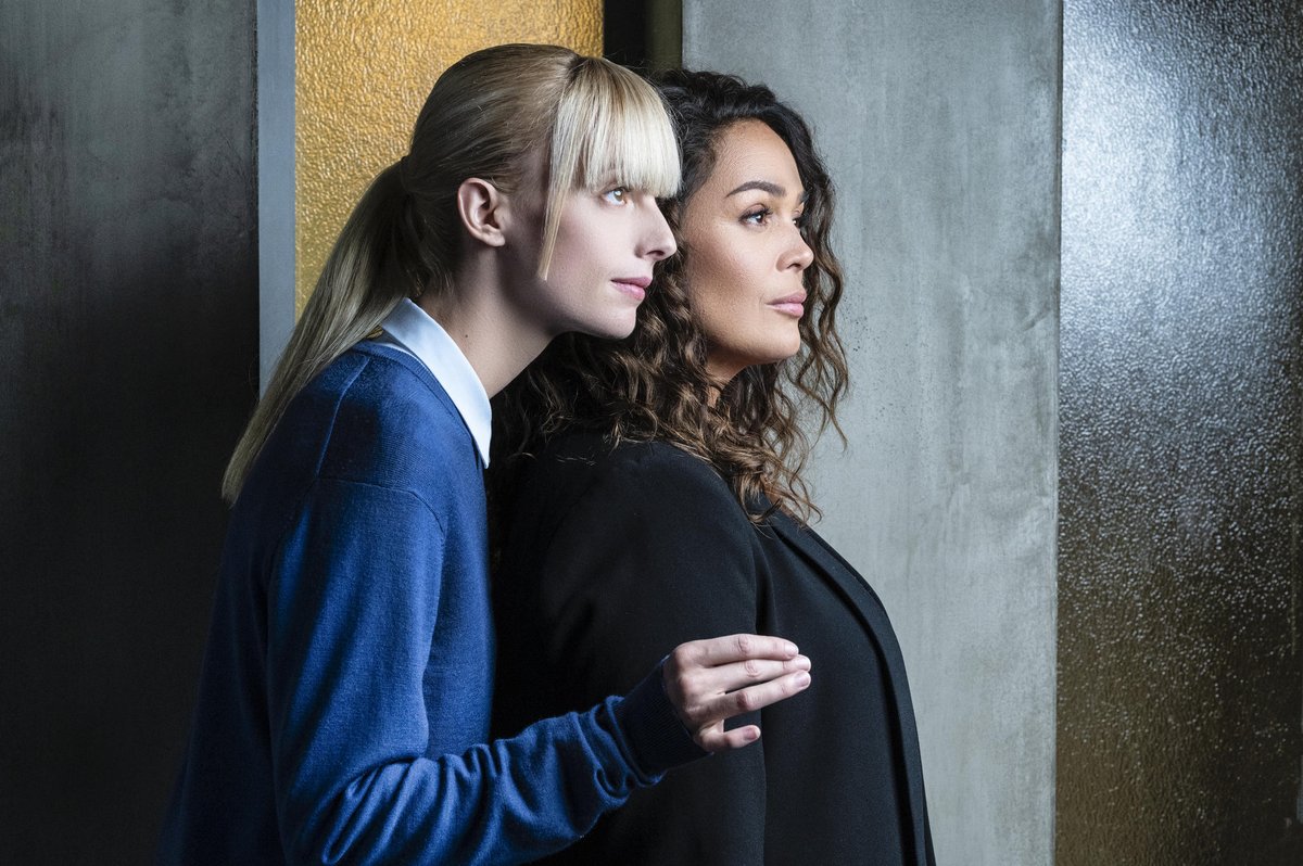 francetvpro's tweet photo. #tournage #serie @France2tv 

Lancement du tournage d'Astrid et Raphaëlle saison 3 avec @saramortensen8 #LolaDewaere #BenoitMichel #MeledeenYacoubi
(8x52)
Tournage de la partie 1 (Ep.1 à 4) à @Paris et dans sa région, jusqu'au 18/10
Real. : @chloemicout https://t.co/pE1O9ifaZn